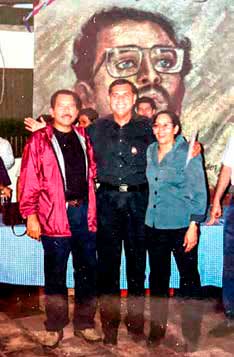 Comandante Daniel Ortega, Dr. Saúl Arana y la directora Maira J. Reyes